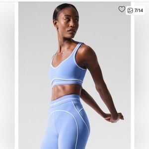 ALO Yoga Airbrush Heartthrob Bra & Leggings Set - Light Blue and White